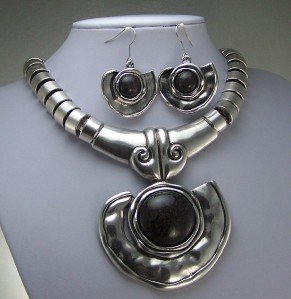 CHUNKY BLACK TURQUOISE WESTERN STATEMENT NECKLACE SET