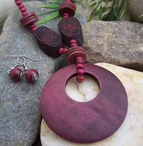 NEW LONG RED WOOD CIRCLE HOOP NECKLACE SET