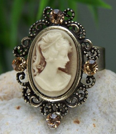 NEW BROWN PORTRAIT LADY CAMEO ADJUSTABLE 4 CRYSTAL RING