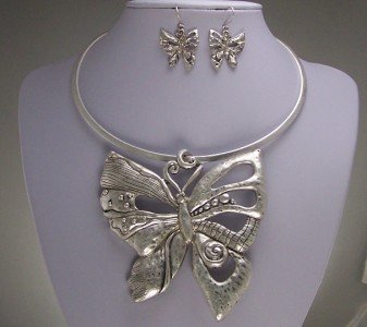 CHUNKY BUG BUTTERFLY CHOKER NECKLACE SET