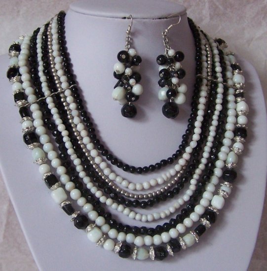 Black White Mixed Bead Glass Necklace Set
