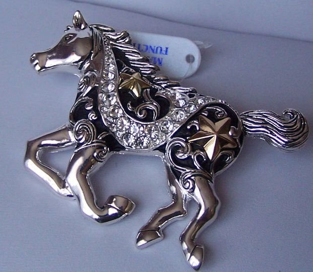 Two Tone Black Clear Crystal Rodeo Texas Star Magnetic Necklace Pendant