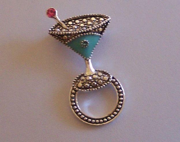 TROPICAL MARTINI COCKTAIL DRINK CRYSTAL BADGE ID EYE GLASS HOLDER BROOCH PIN