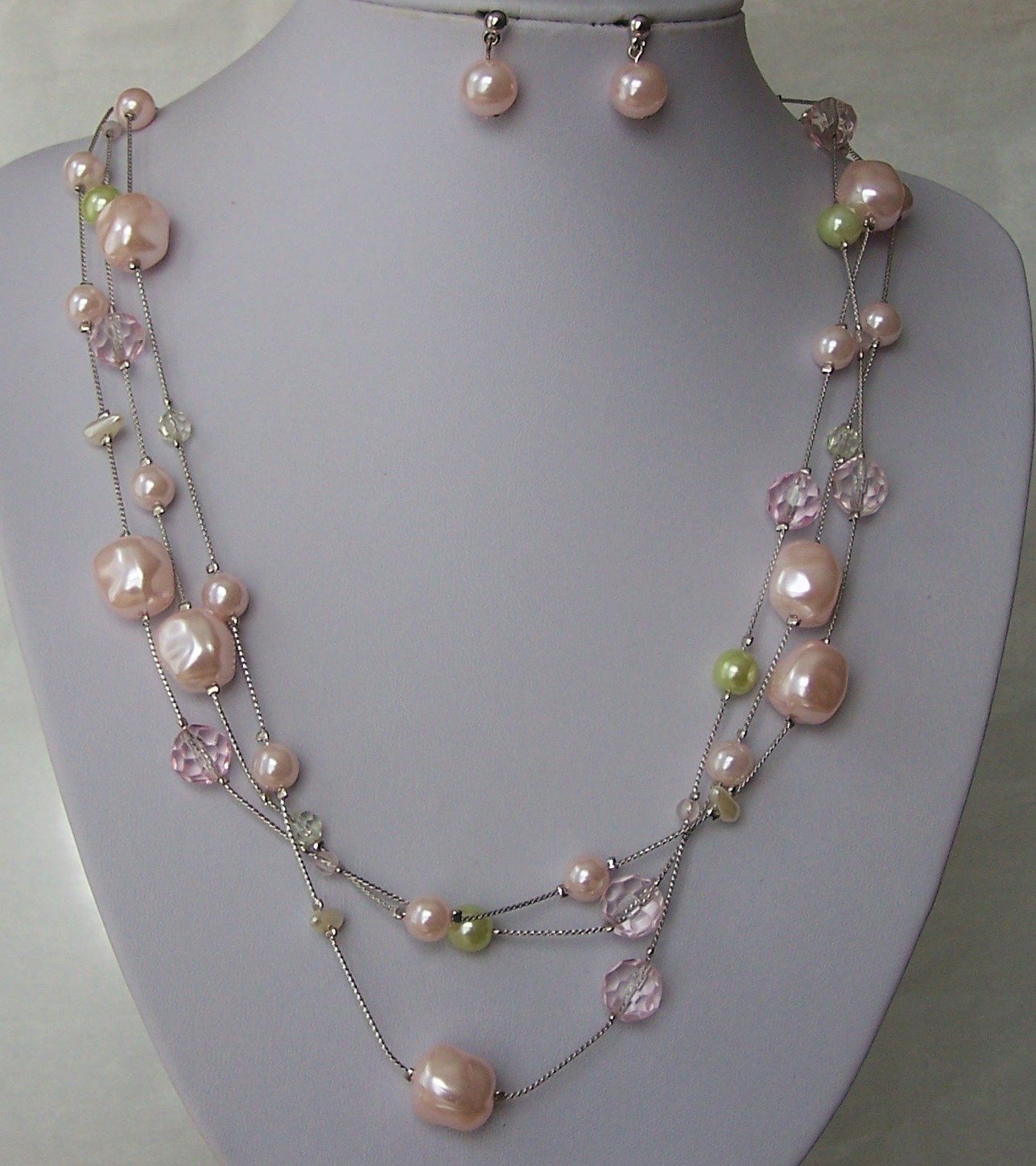 PINK GREEN LONG MULTI STRAND MOTHER OF PEARL GENUINE SHELL NECKLACE SET