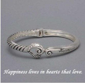 Inspiration Happiness is in Hearts that Love Bracelet