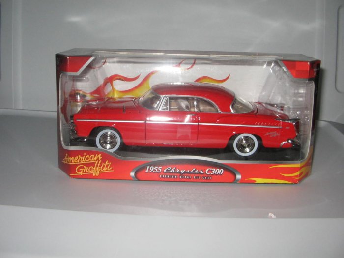 Motormax 1:24 Die Cast Red 1955 Chrysler C300