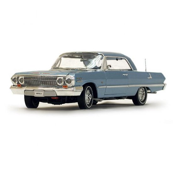 Welly 1963 Chevrolet Impala Hard Top - Blue - 1:18