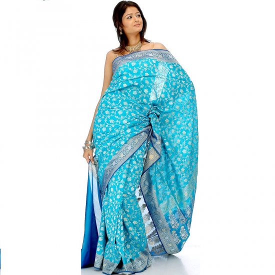 Robin-Egg Turquoise Floral Jamdani Sari Hand-Woven in Banaras