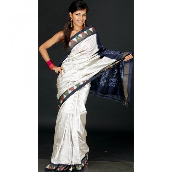 Elegant Ivory Ikat Temple Sari with Tissue Border