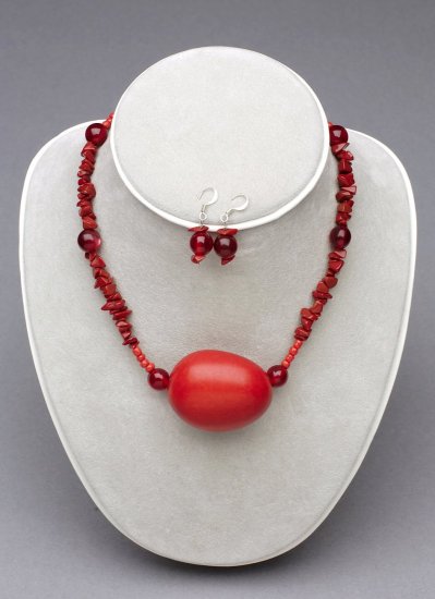 E10C5 - Chopped Stone and Guaya Bead Necklace and Earring Set