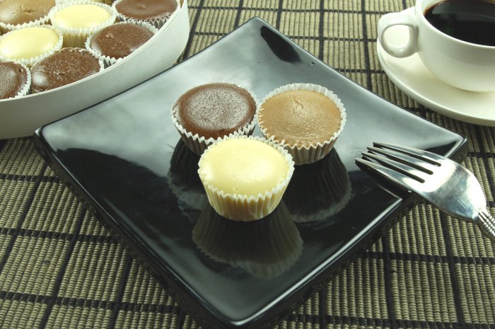 Bite Size Cheesecake Truffles - New York, Raspberry, Chocolate Chip