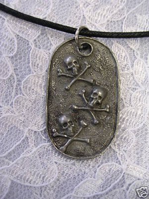 VINTAGE PEWTER SKULL & CROSS BONES DOG TAG 80'S PENDANTS NECKLACES