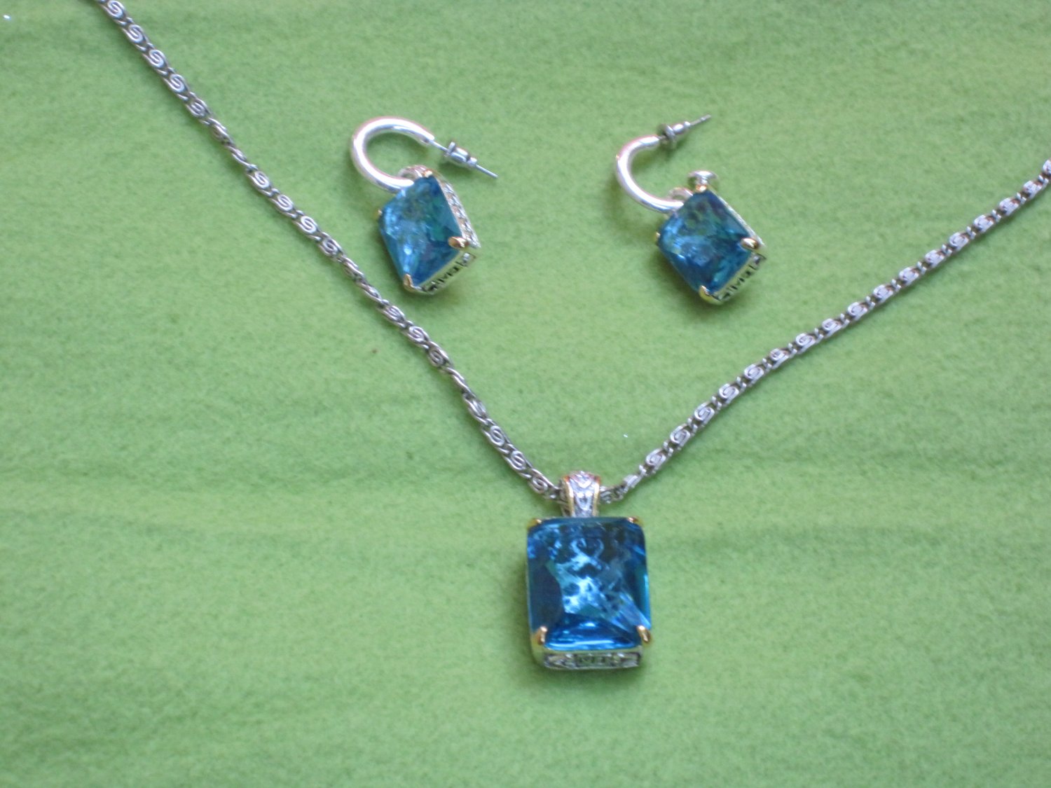 blue crystal pendant & earrings