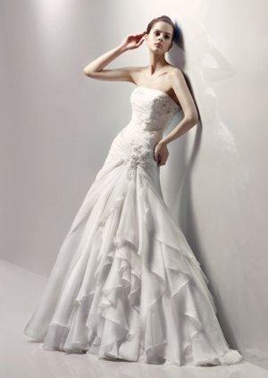 Gorgeous Appliqued Strapless A-line Wedding Dress JW0002