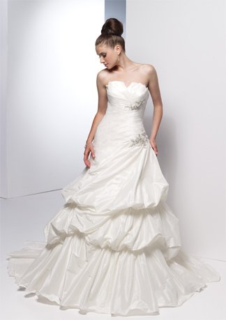 Asymmetrically Wraped Strapless Stack-up Wedding Dress AI0015