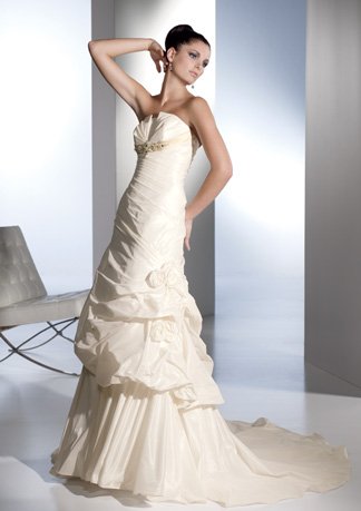 Slim Style Beaded Strapless Taffeta Wedding Dress AI0022