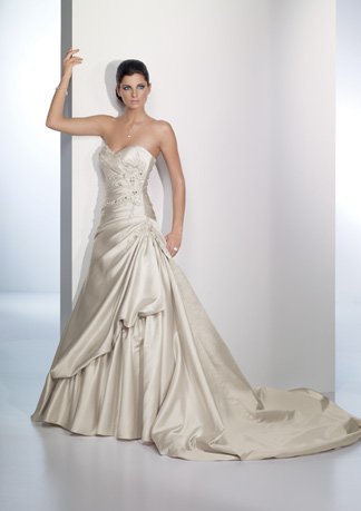 Scatter Appliqued Sweetheart Strapless Wedding Dress AI0023