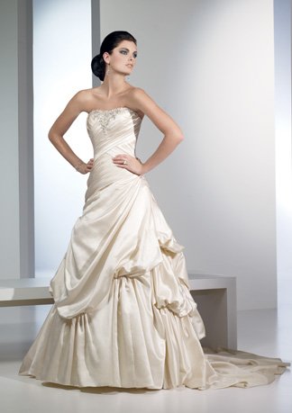Appliqued Strapless Stack-up Wedding Dress AI0025