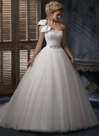 Wedding Dresses/ Wedding Gowns WM0044