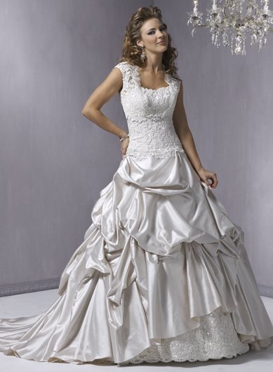 Wedding Dresses/ Wedding Gowns Gorgeous Stack-up Wedding Dress WN0076
