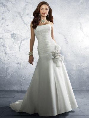 Skillfully Pleated Strapless A-line Organza Wedding Dress AA0051