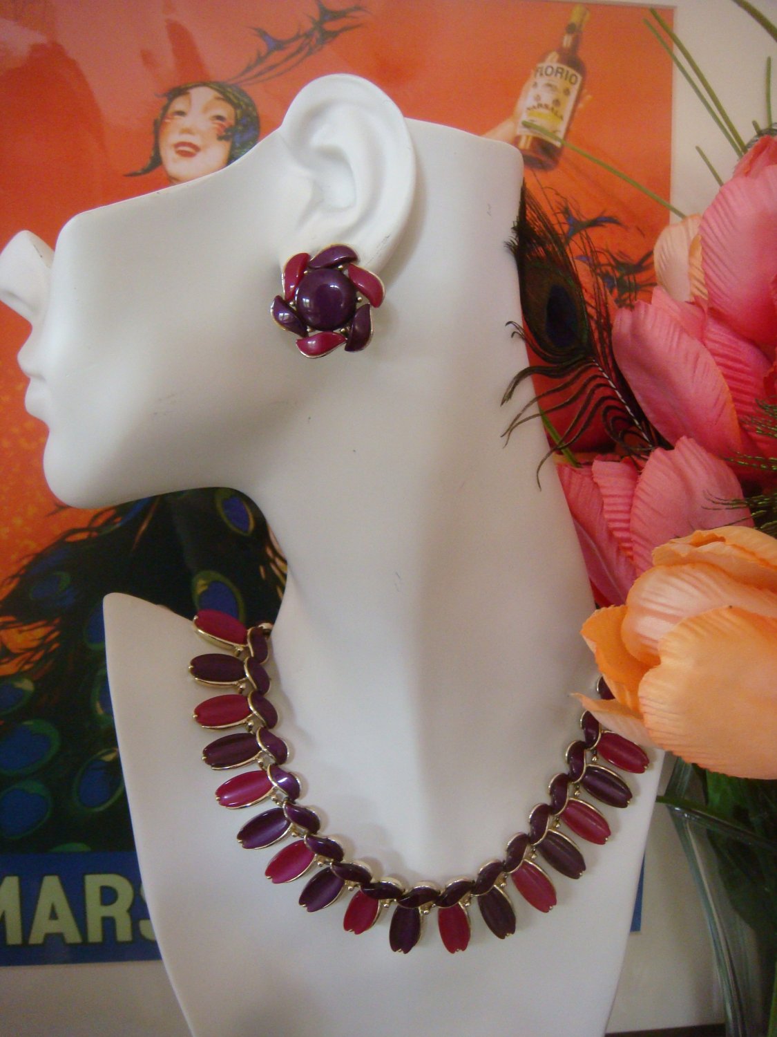 Vintage Lisner Necklace & Earrings Set ~ Thermoset in Fuchsia & Purple