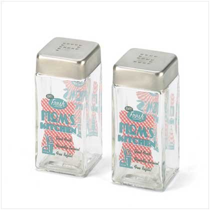 MOM'S KITCHEN SALT & PEPPER SHAKERS Retail: $7.95