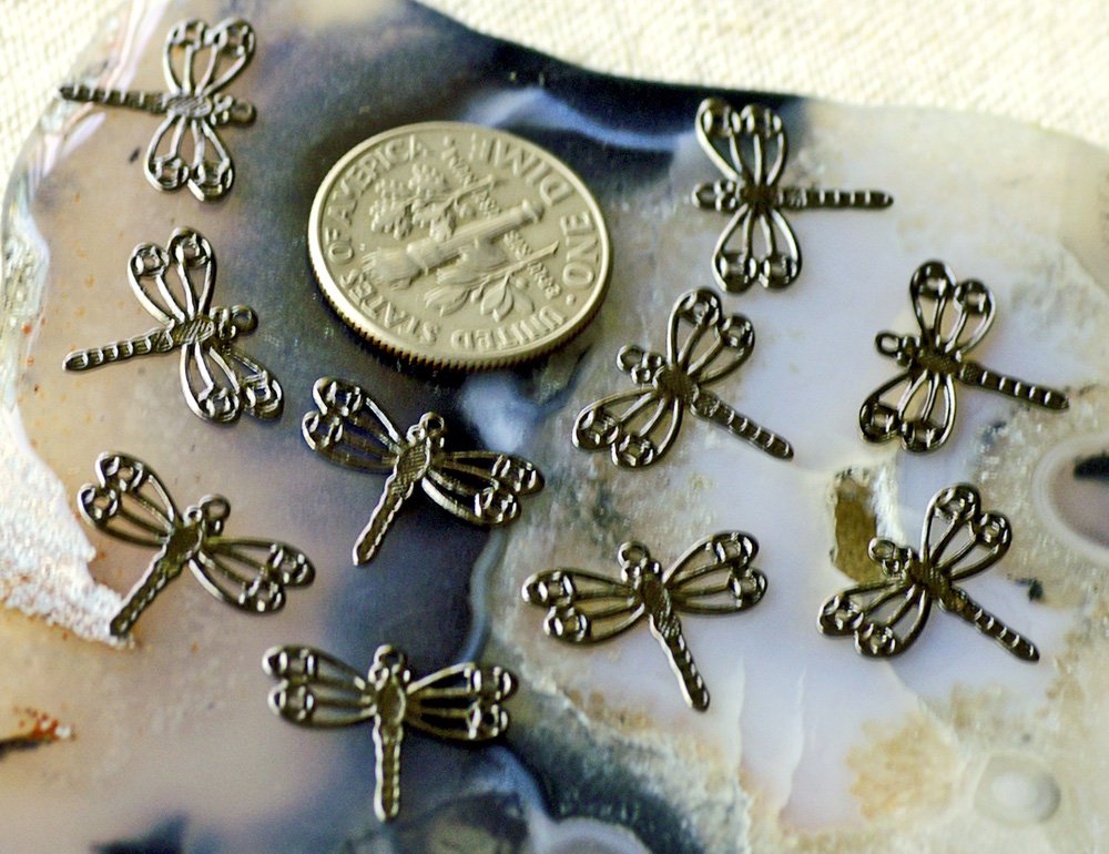 70pcs Gunmetal Black Plated Brass Filigree Dragonfly Charms Pendant 14.5mm b11c