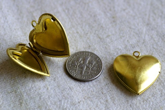 4pcs Solid Brass Filigree Heart Lockets Charm Pendant 22.5x24.5mm b57