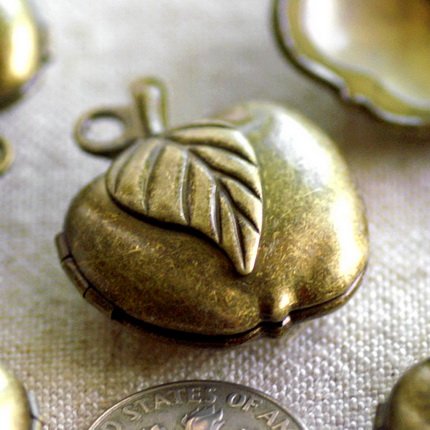 10pcs Antique Bronze Plated Brass Charms Apple Lockets Filigree b77b