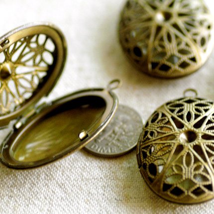 2pcs Antique Bronze Plated Oval Filigree Locket Charm Pendant b79b