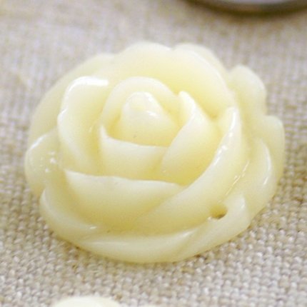 Ivory Flower Bead Cabochon Finding Embellishments 16mm p201 p201i (4pcs)