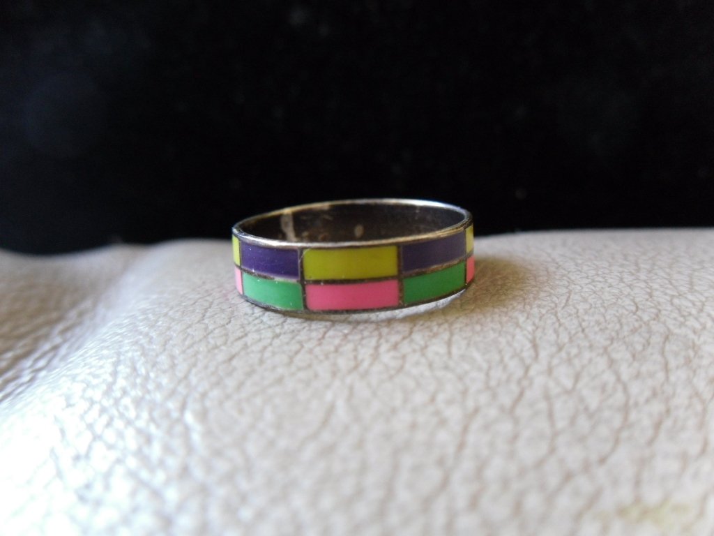 Vintage Silver Multicolored Rectangle Pattern Ring (size 7)