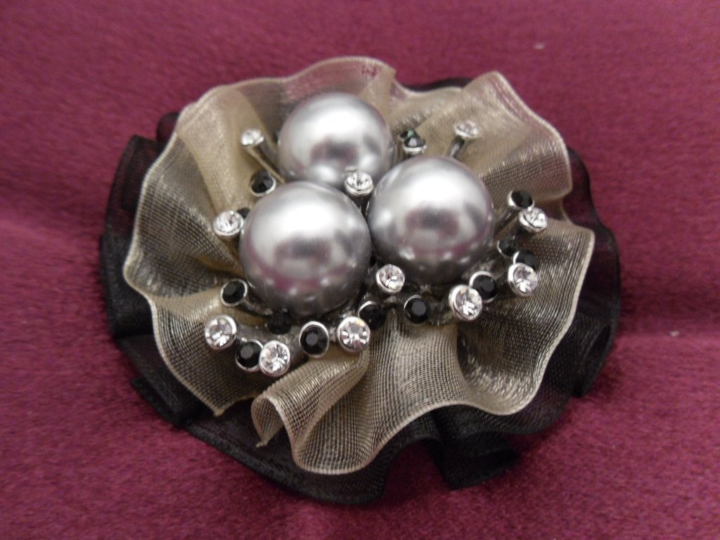 Three Black Pearl Nest Brooch Costume Jewelry
