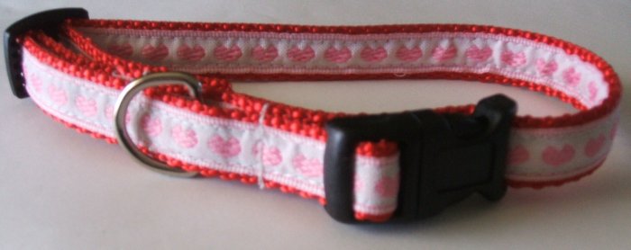 S:Red nylon collar with Pink Hearts on White background