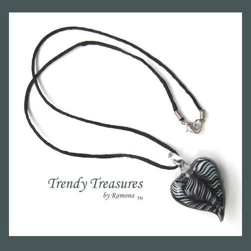 Black & White Swirl Glass Puffed Heart Pendant Necklace,#TrendyTreasuresByRamona