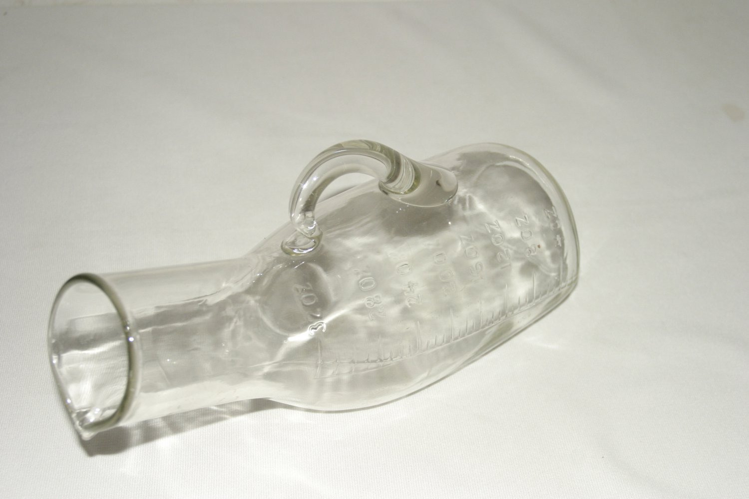 ANTIQUE CLASCO MEDICAL 32 oz HOSPITAL URINAL JAR HEAVY GLASS VINTAGE