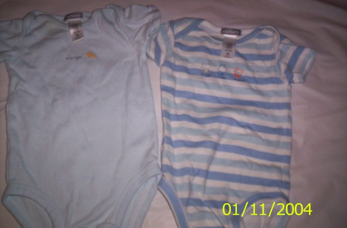 2 Carter's Newborn Onesies (Blue and White)Newborn 5-7lbs