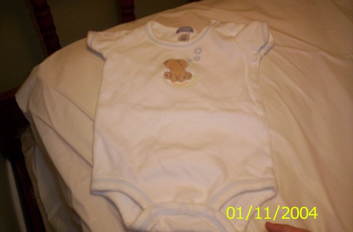 Carter's S(3M) 8-11lbs Bear Onesie
