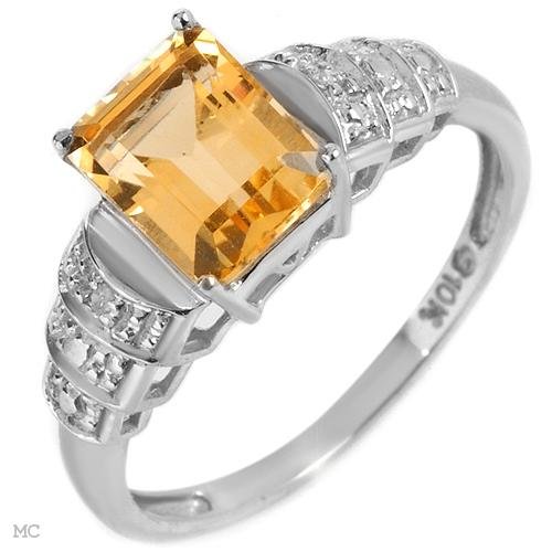 Diamonds and Citrine Ring Made of 10K White Gold