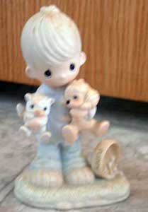 Precious Moments : Blessed Are the Peacemakers : Enesco Porcelain