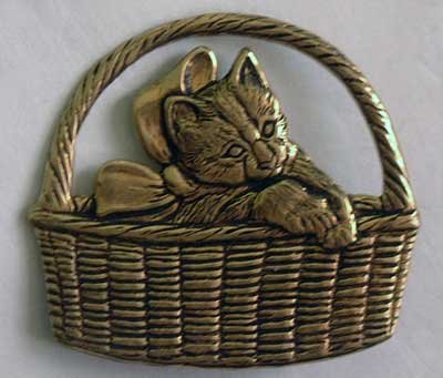 Cat Kitten Bow in Basket Antiqued Brass NEW