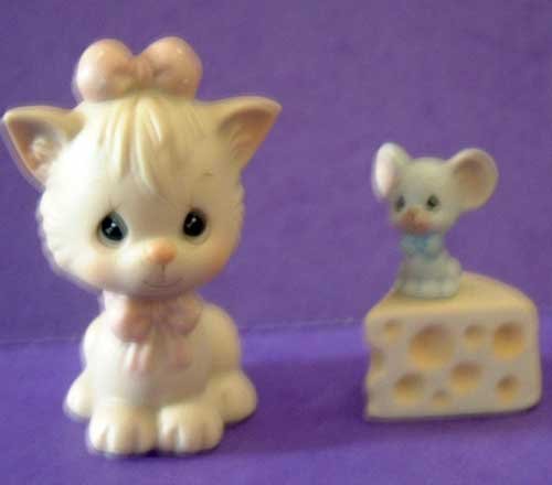 Precious Moments : Not a Creature Was Stirring : Enesco Porcelain Cat Mouse