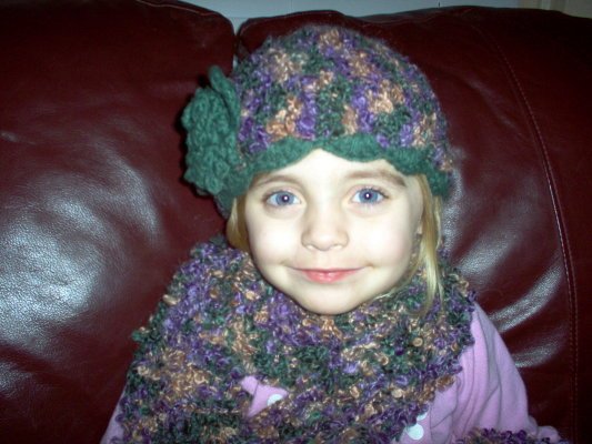 Handmade "mauve/green" Scarf & Hat Set