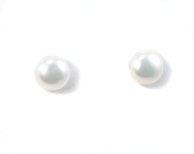 Button Fresh Water Pearl 14K Gold Friction Posts