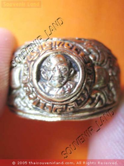 0212-OLD THAI MONK MAGIC BUDDHA AMULET RING LP NGERN