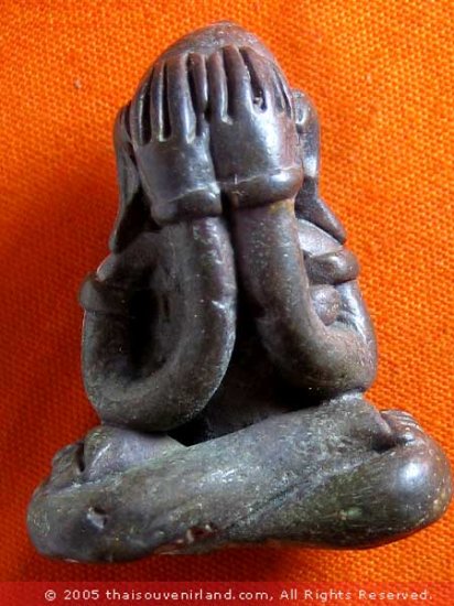 M275-THAI CLOSED EYE AMULET PHA PIT PID TAH WAT KAW AOR