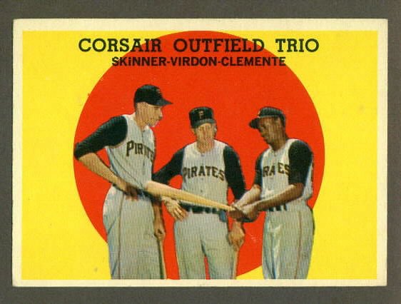 1959 Topps baseball set # 543 Corsair Trio with Roberto Clemete