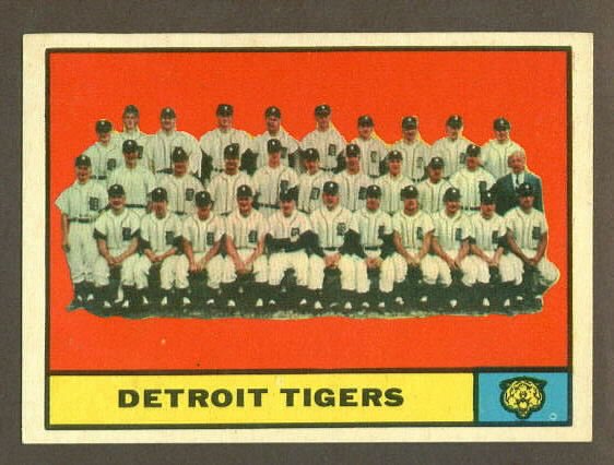1961 Topps baseball set # 51 Detroit Tigers team card
