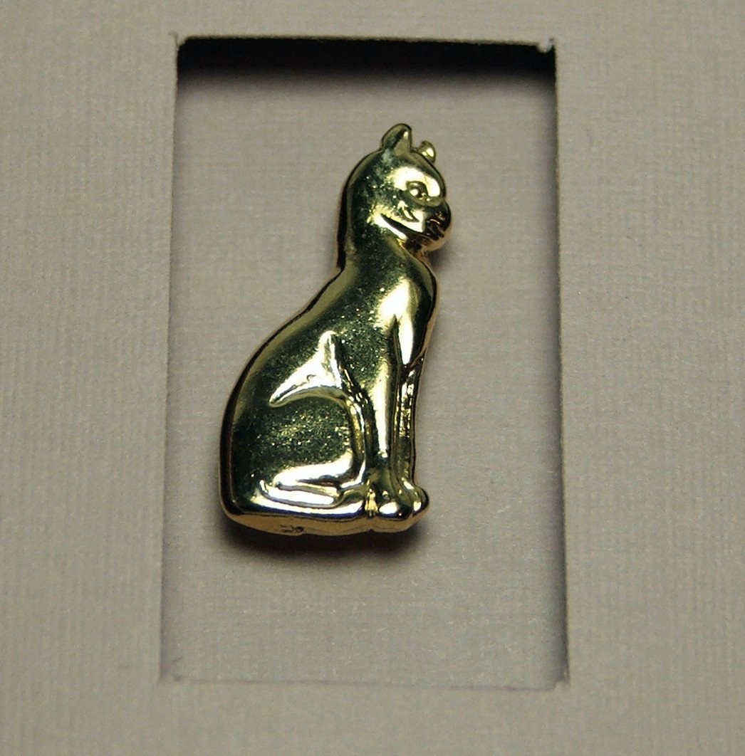 Sitting Cat Gold Colored Pin